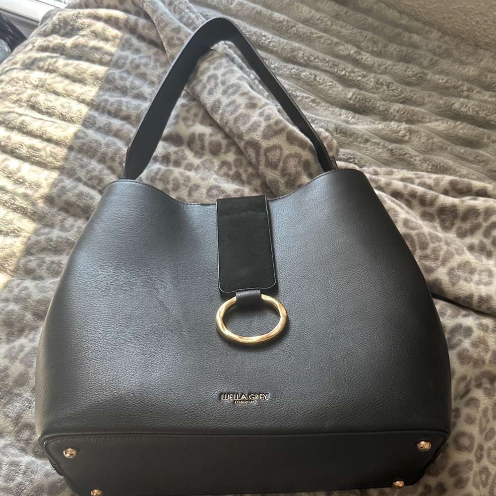 Liu Jo Black Leather Shoulder Bag with Gold Ring Accent